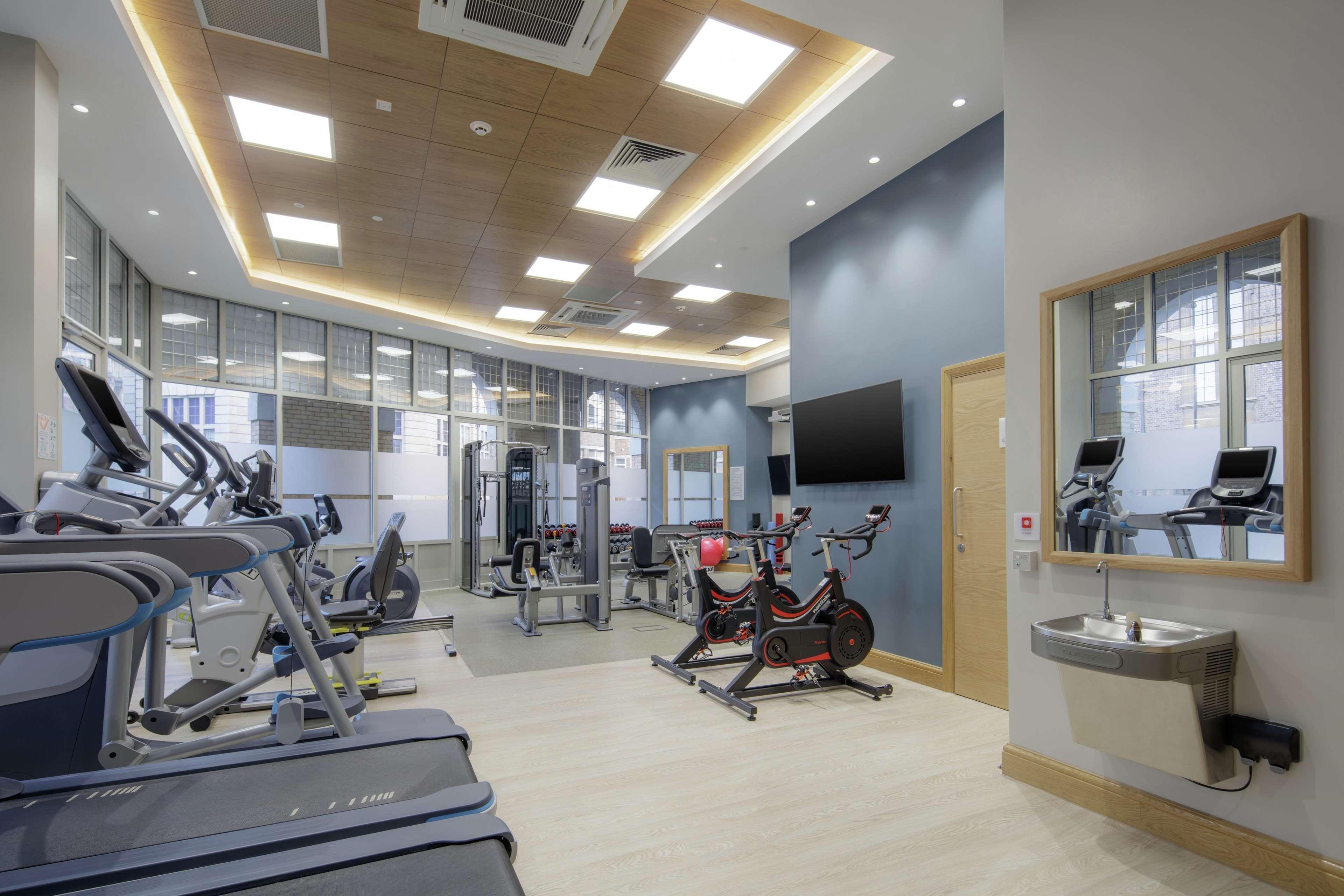 Hilton Cambridge City Centre Экстерьер фото
