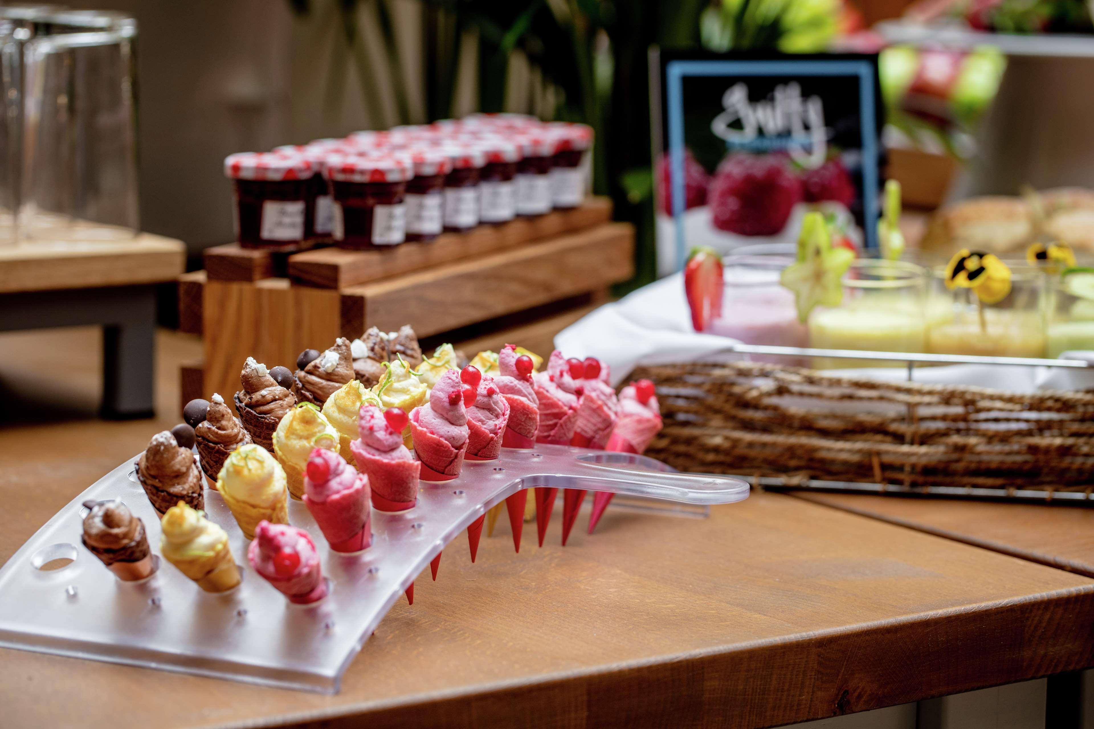 Hilton Cambridge City Centre Экстерьер фото