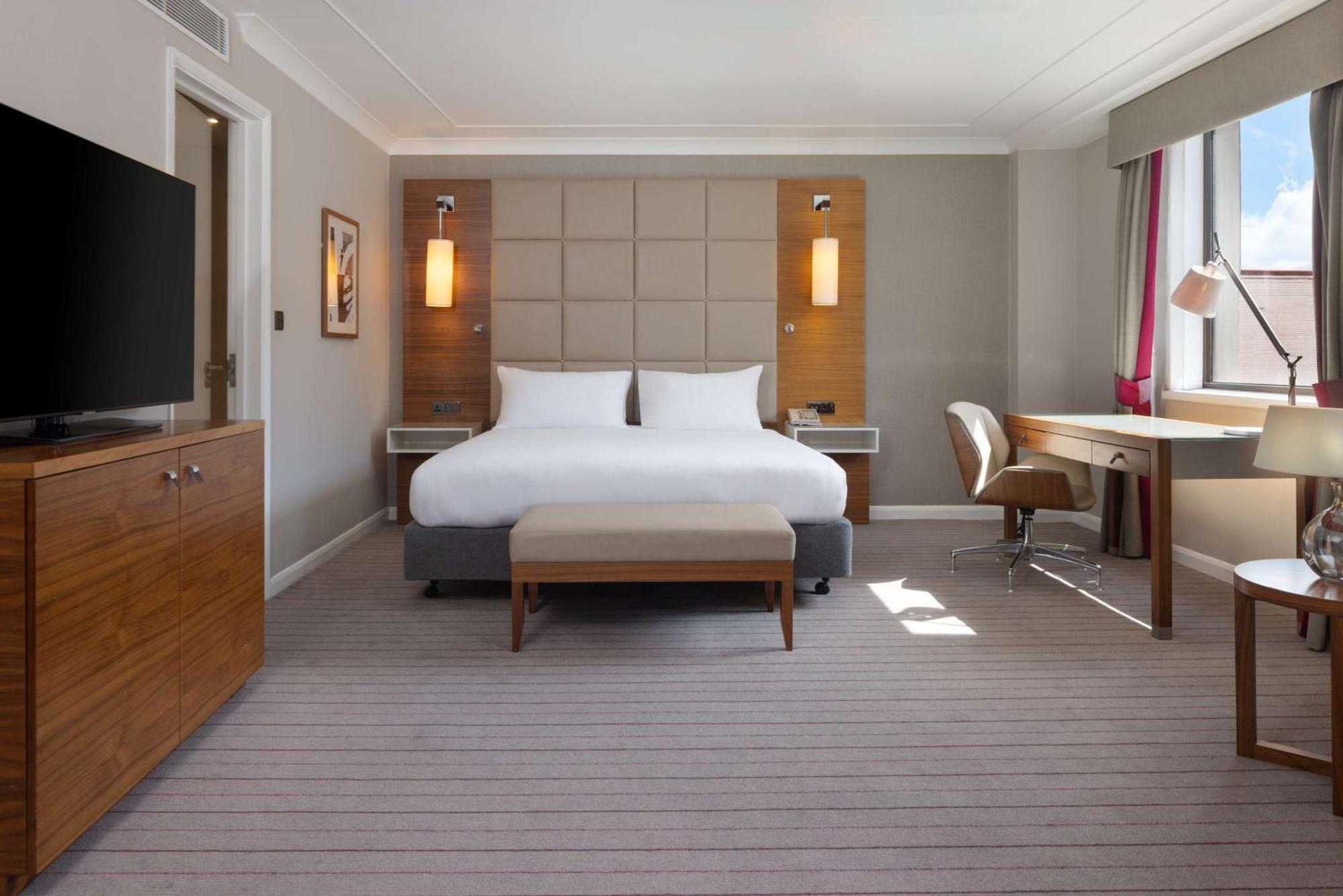 Hilton Cambridge City Centre Экстерьер фото