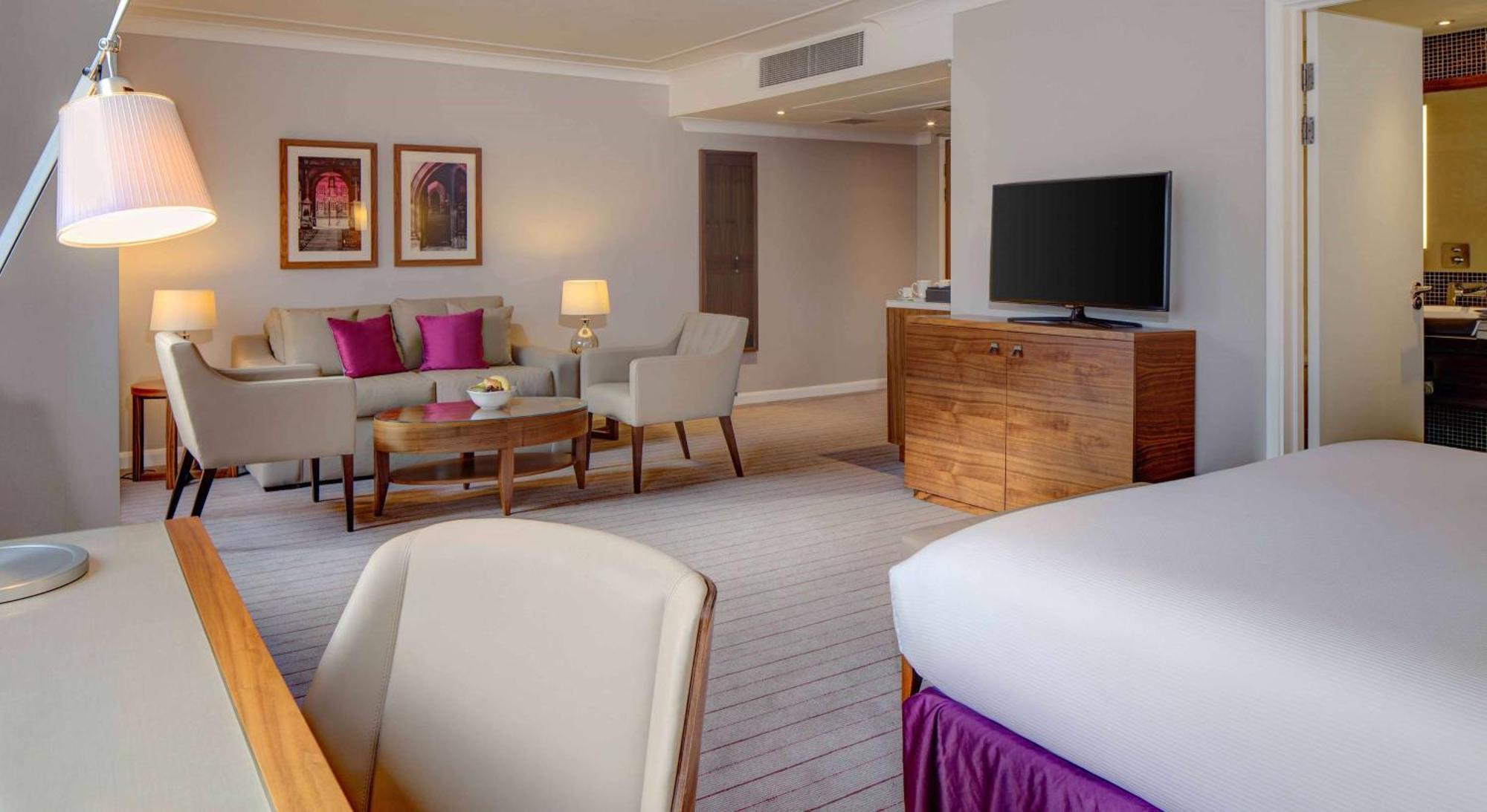 Hilton Cambridge City Centre Экстерьер фото