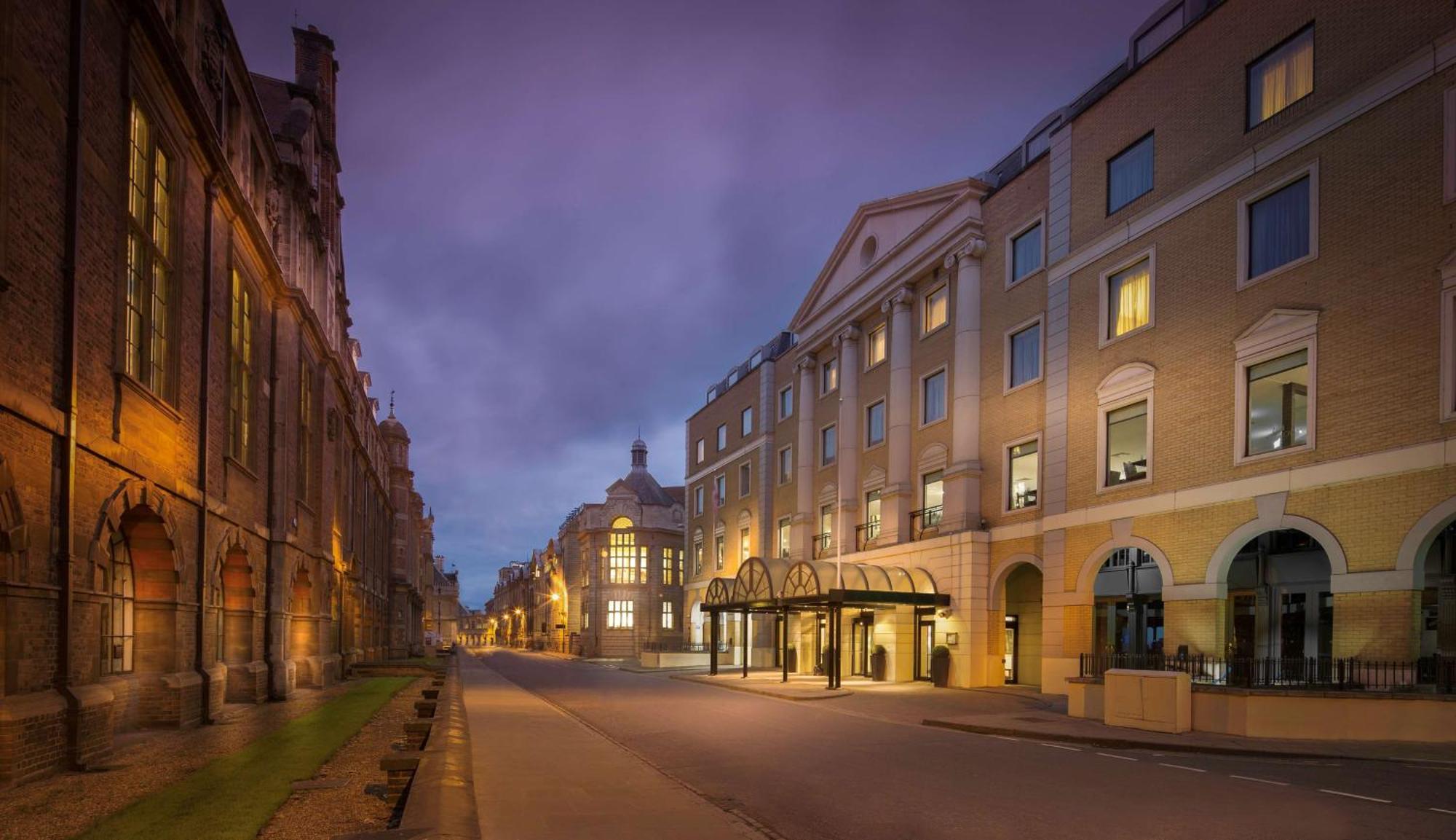 Hilton Cambridge City Centre Экстерьер фото