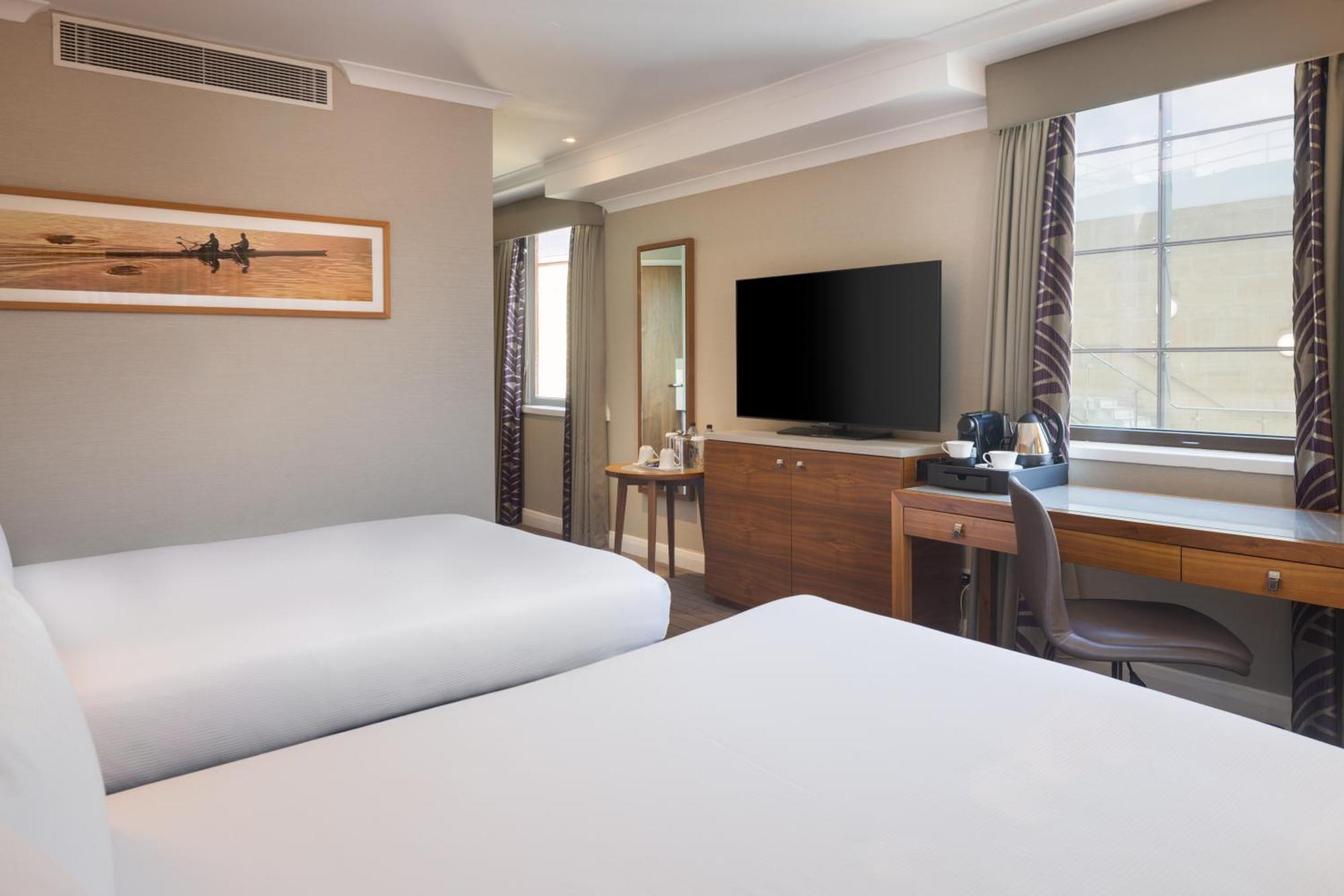 Hilton Cambridge City Centre Экстерьер фото